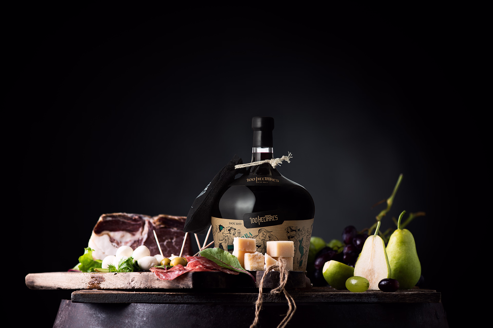 DouroDoc 100Hectares garrafão 2 litros vinho Douro vinho Douro DOC Touriga Nacional e Touriga Franca vinho estágio em carvalho francês vinho premium Douro design garrafa vinho produção vinho Douro