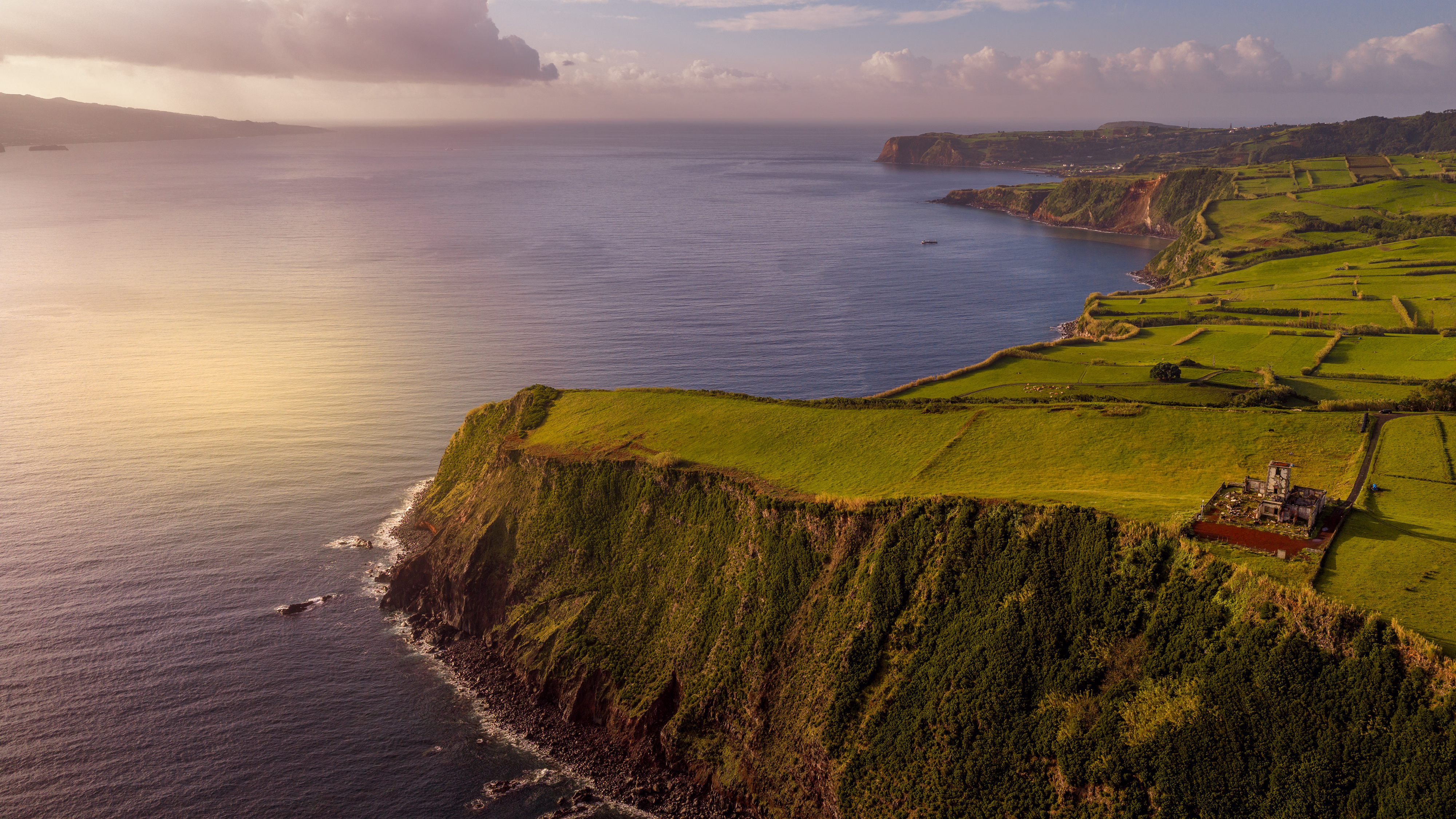 Casa Espalamaca desenvolvimento website alojamento Açores Hotel Booking e Channel Manager fotografia e vídeo profissional gestão de tráfego web redes sociais para alojamentos registo de domínio e alojamento web